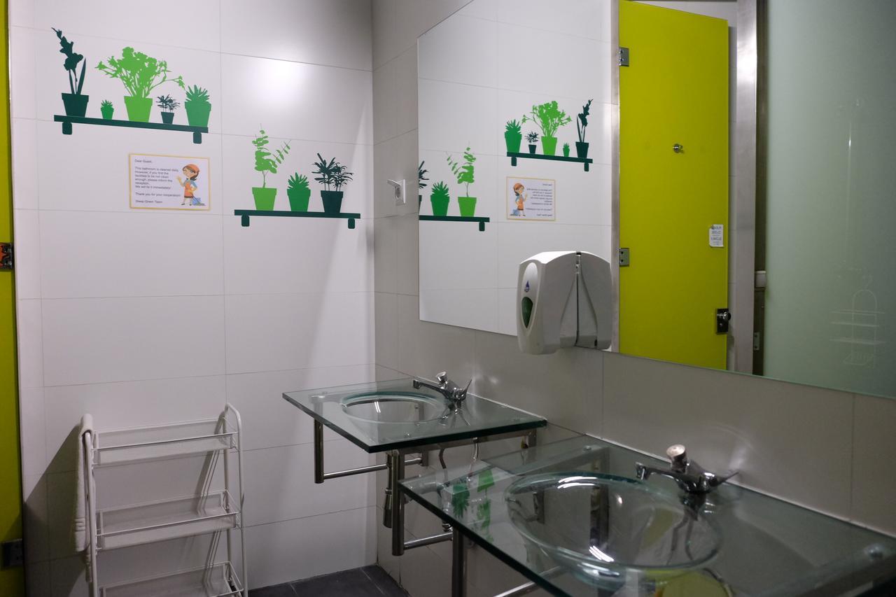 Sleep Green - Certified Eco Youth Hostel Βαρκελώνη Εξωτερικό φωτογραφία