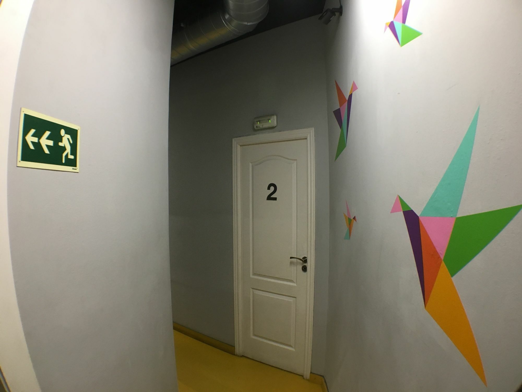 Sleep Green - Certified Eco Youth Hostel Βαρκελώνη Εξωτερικό φωτογραφία