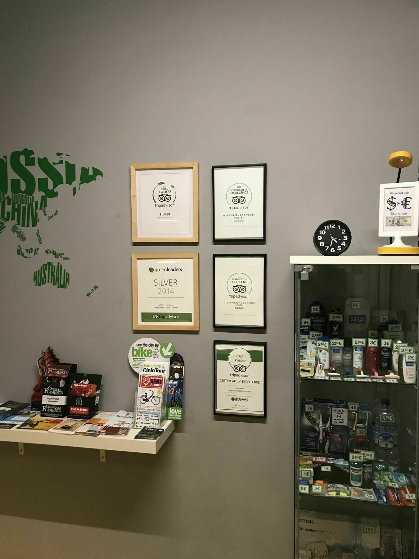 Sleep Green - Certified Eco Youth Hostel Βαρκελώνη Εξωτερικό φωτογραφία