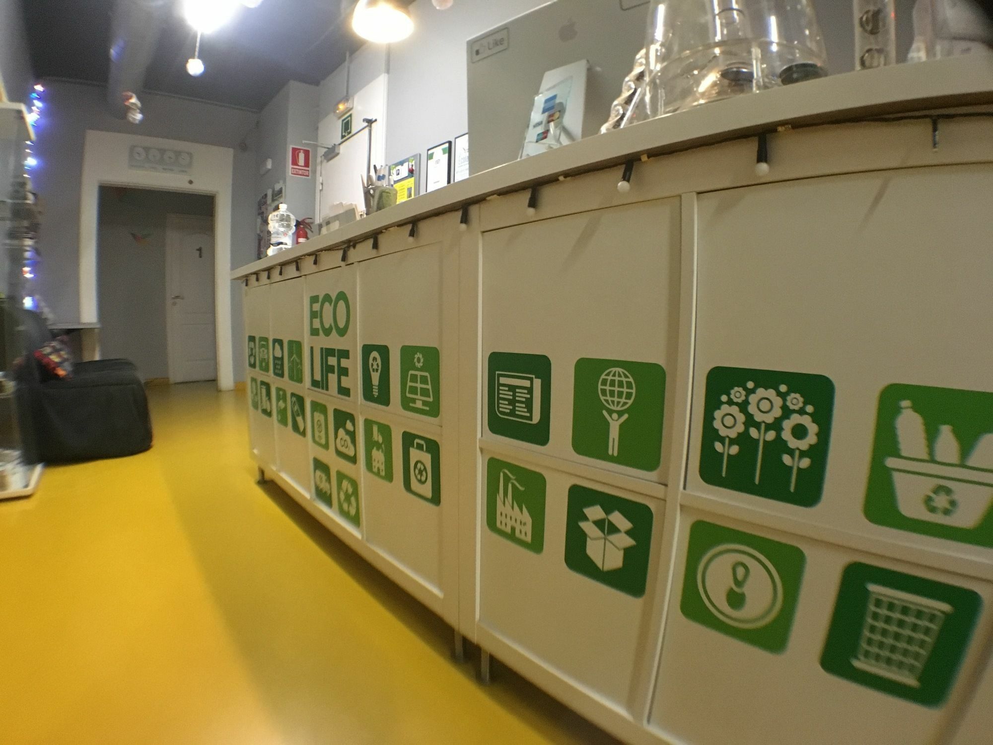 Sleep Green - Certified Eco Youth Hostel Βαρκελώνη Εξωτερικό φωτογραφία