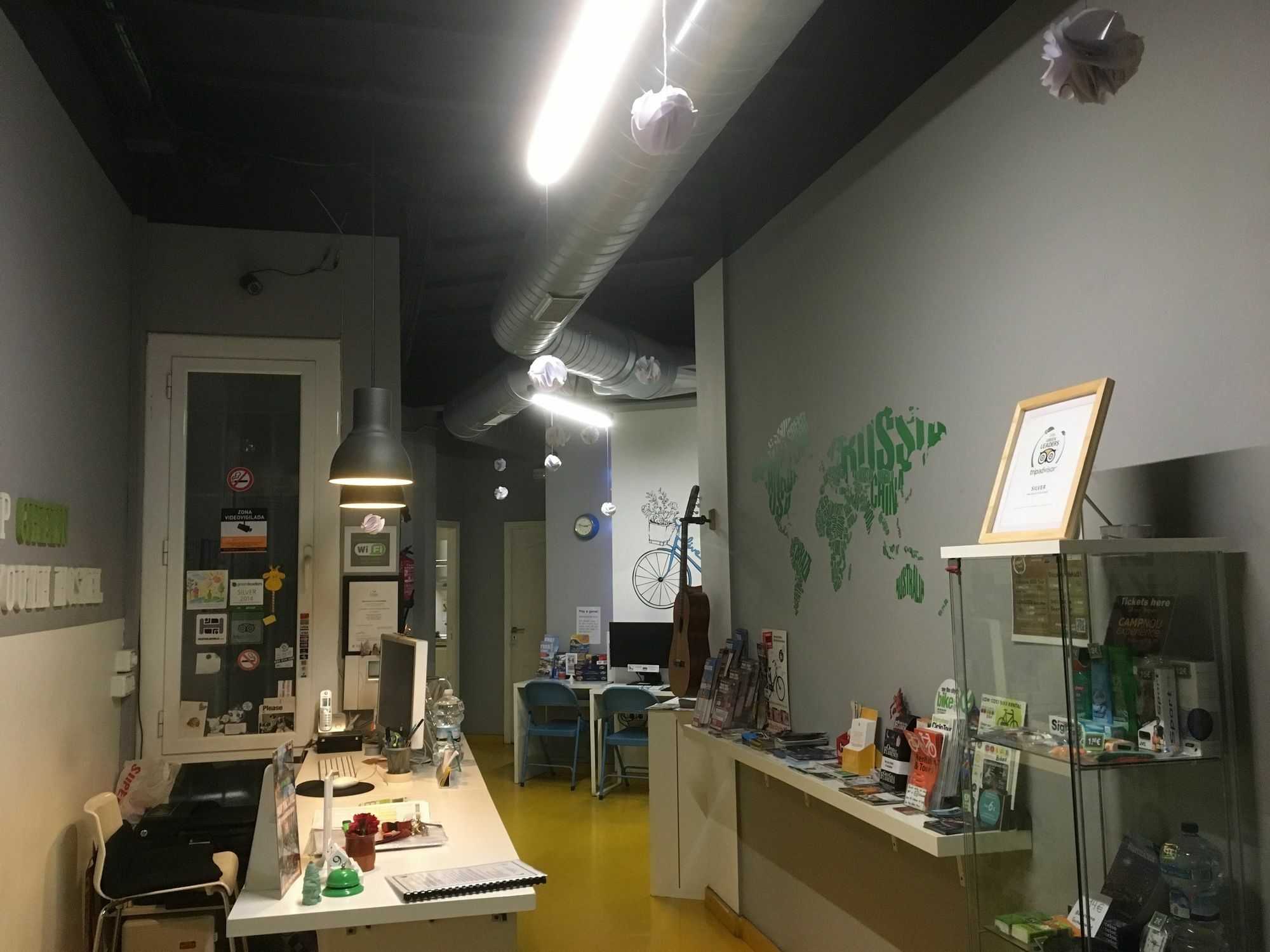 Sleep Green - Certified Eco Youth Hostel Βαρκελώνη Εξωτερικό φωτογραφία